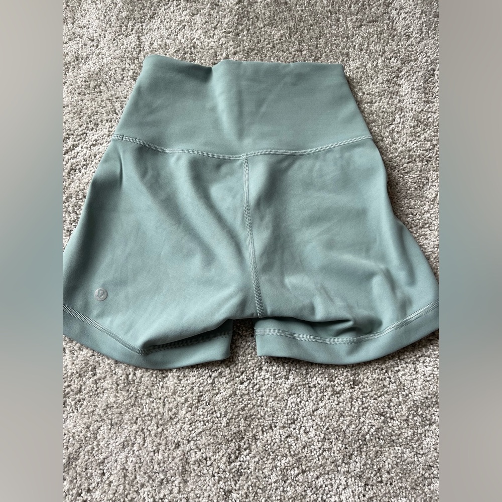 LULULEMON Wunder Train High-Rise Short 4" Teal Lagoon Size 4 EUC Run yoga gym